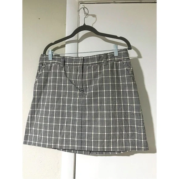 Izod Golf skirt - Picture 1 of 7